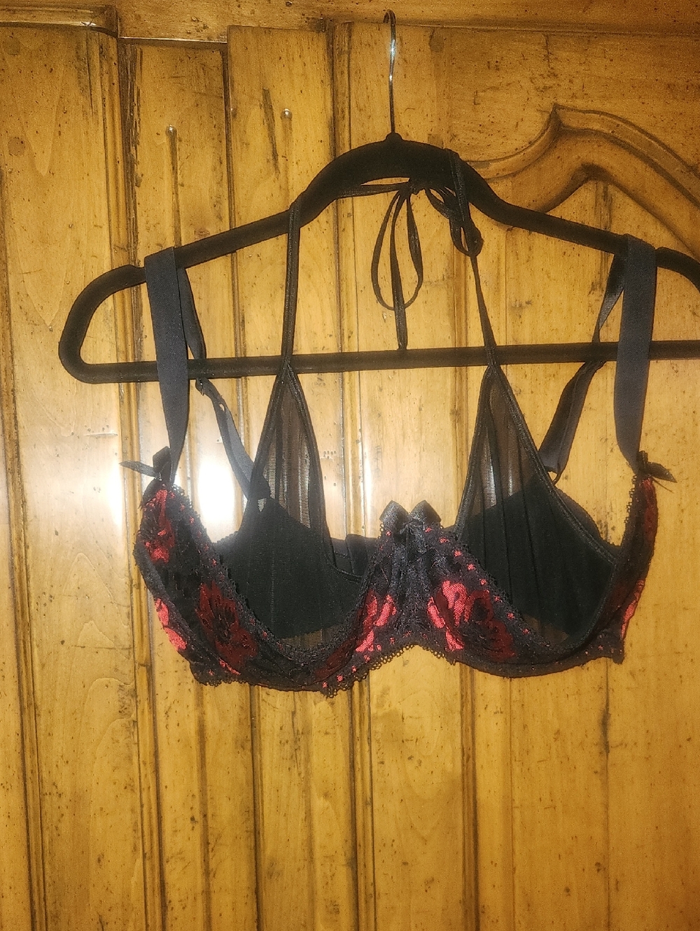 Axami Peekaboo Quarter cup Bra Red And Black 42E Worn Once